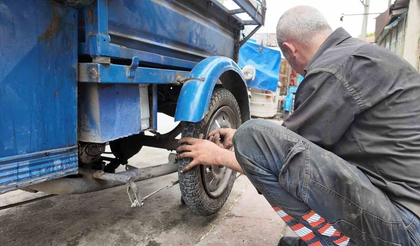 Üç tekerlekli motosikletler ustaların ellerinde yaşıyor