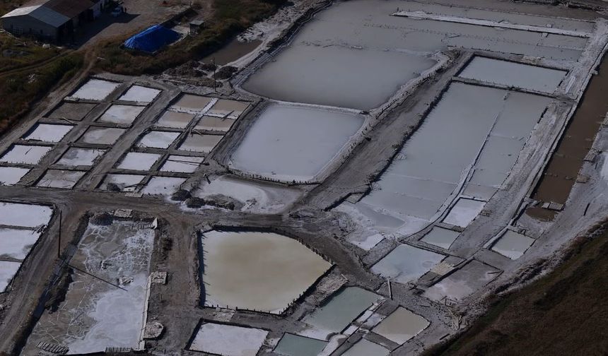 Yerin 50 metre altından çıkıyor, sofraların vazgeçilmezi kaynak tuzu hasat için gün sayıyor