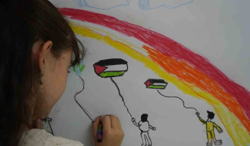 Başkentte uçurtmalar Gazze'deki çocuklar için havalandı