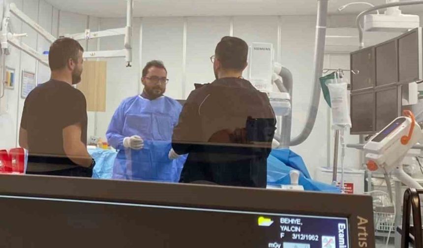 Vena kava süperior sendromuna başarılı müdahale