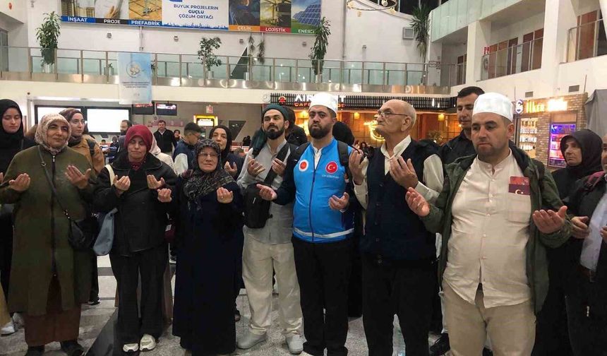 Hayırseverler destek oldu, umre hayali gerçekleşti
