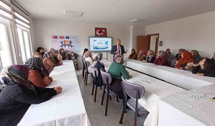 Niğde Halk Eğitimi Merkezi, Erasmus+ deneyimlerini Çiftlik'te paylaştı