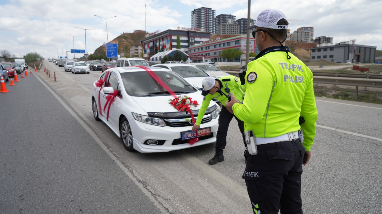 Kırıkkale’de Ceza Kesilen Sürücü, Polisi Tehdit Etti! (7)