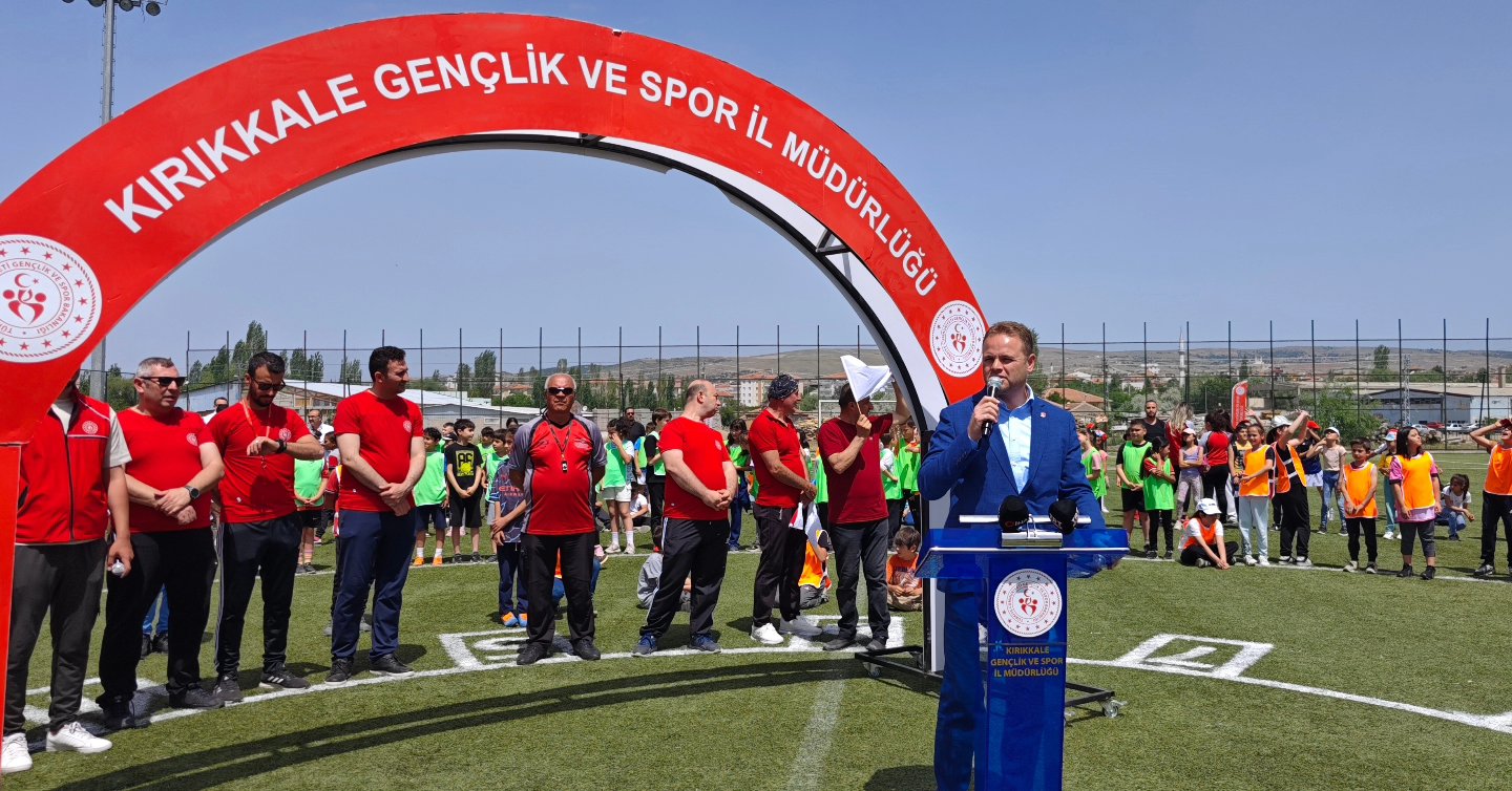 Kırıkkale’de Okul Sporları Geleneksel Çocuk Oyunları Şenliği Başladı (1)
