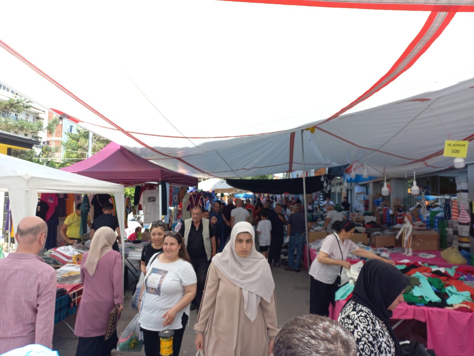 Kırıkkale’de Bayram Pazar Kuruldu! Vatandaş Pazara Akın Etti (8)