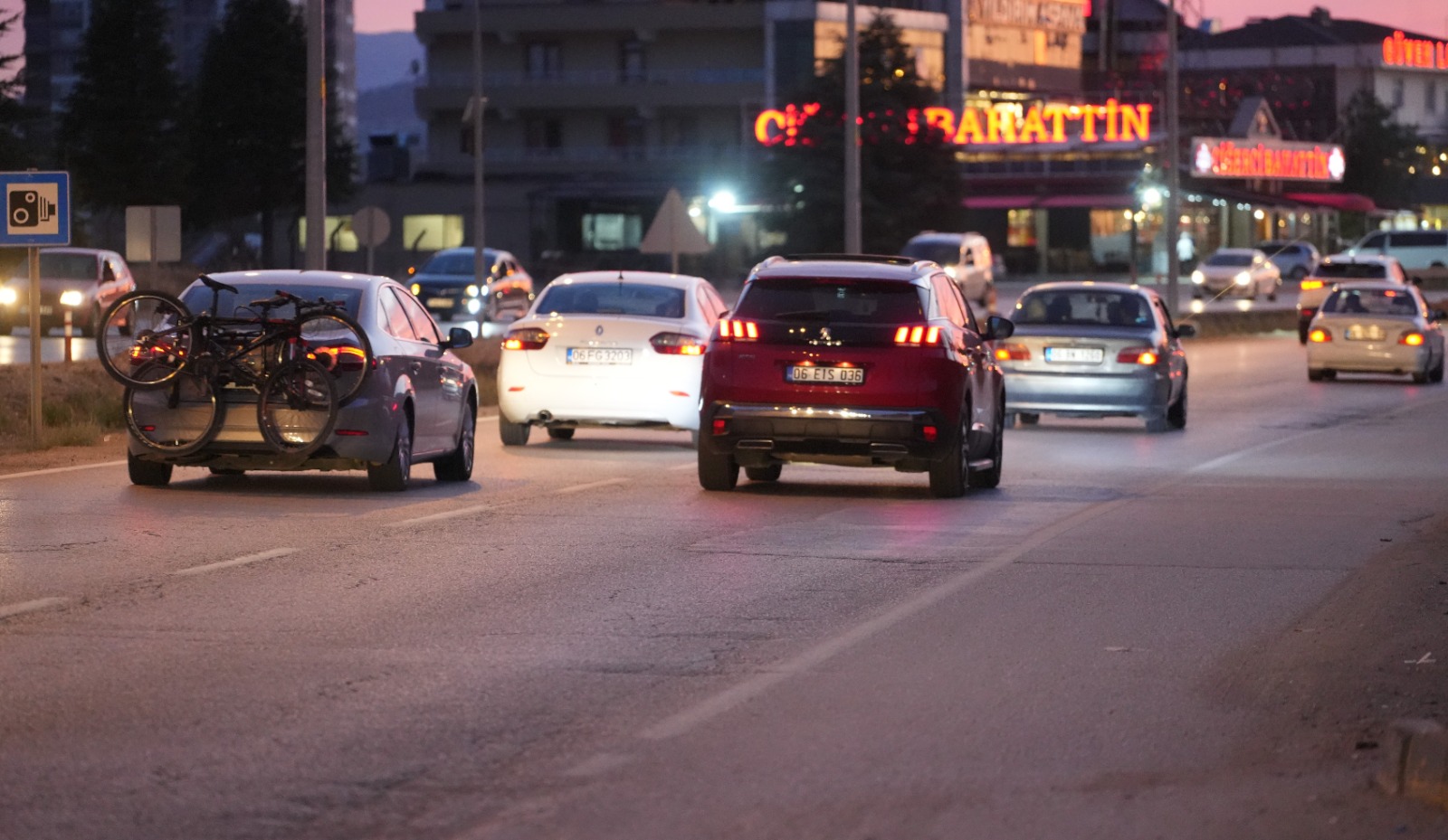 Kırıkkale’de Trafik Yoğunluğu! Tatilciler Dönüşe Geçti! (2)