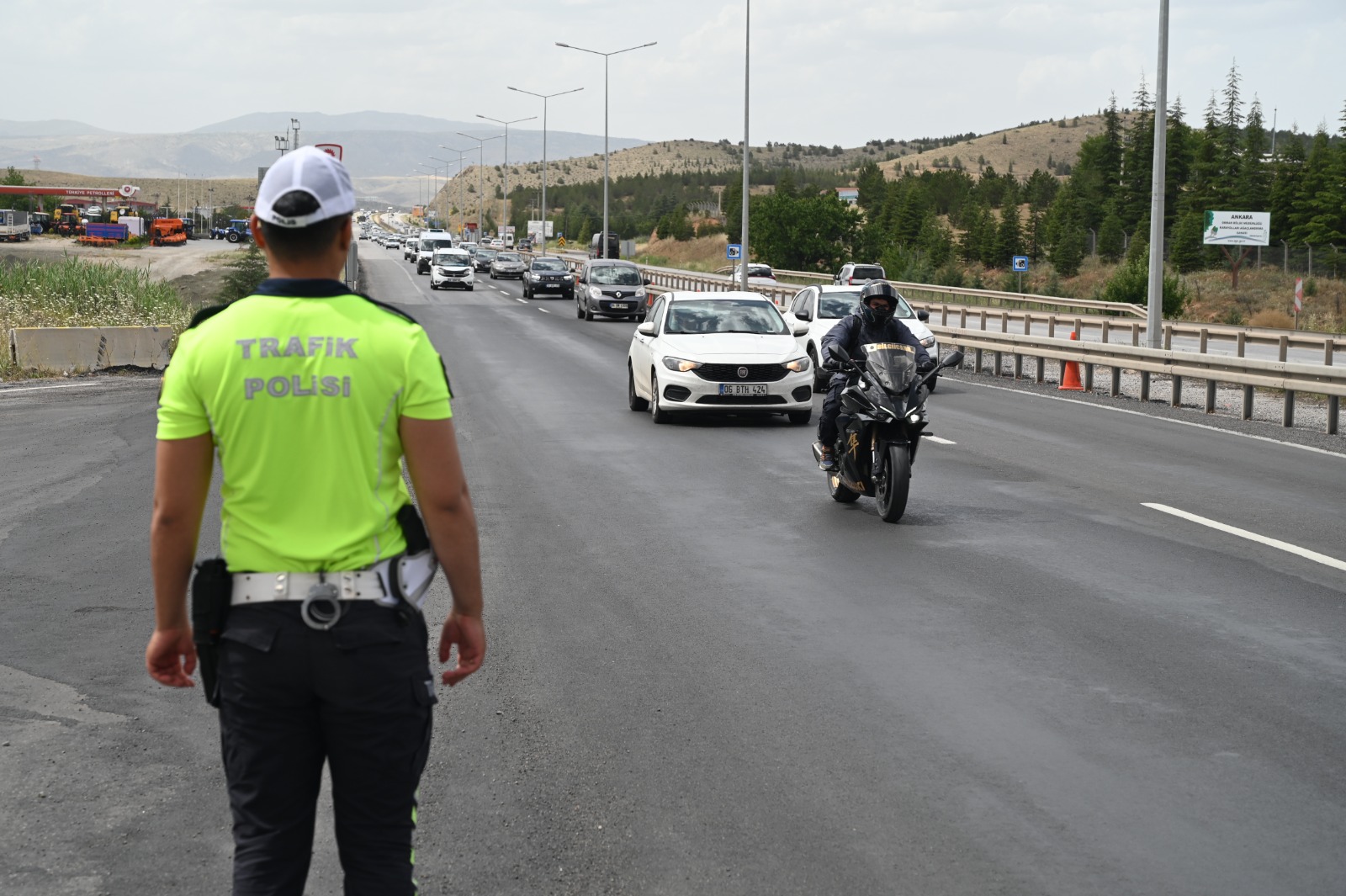 Kırıkkale’nin Çilesi Başladı! Kilit Kavşak’ta Trafik Yoğunluğu! (1)