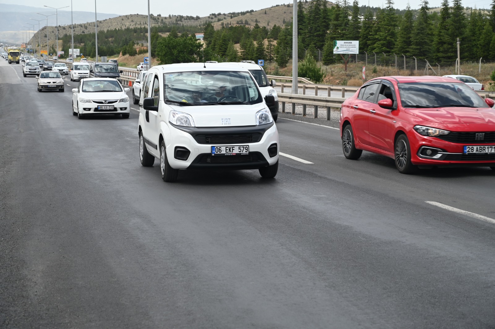 Kırıkkale’nin Çilesi Başladı! Kilit Kavşak’ta Trafik Yoğunluğu! (2)