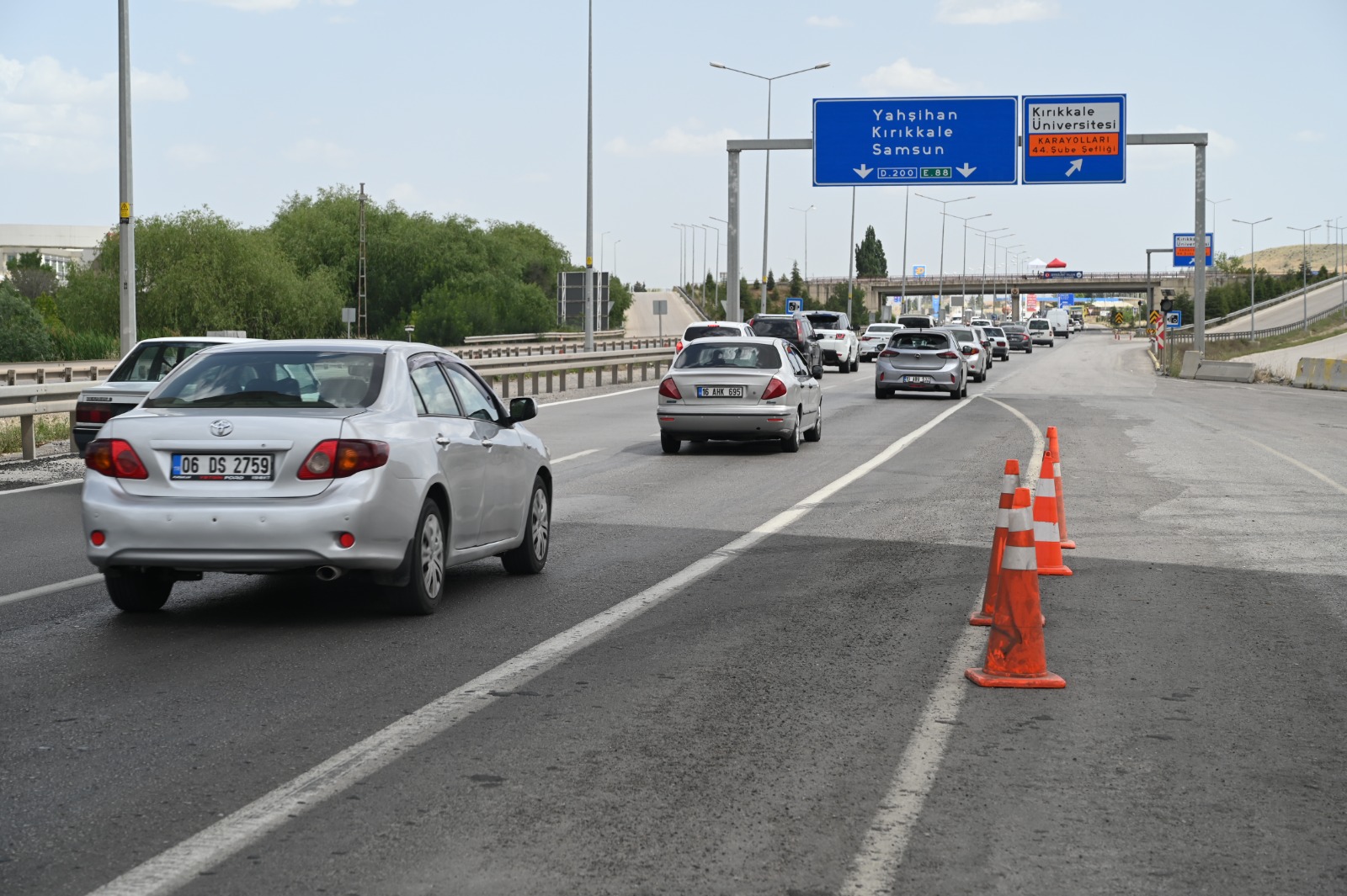 Kırıkkale’nin Çilesi Başladı! Kilit Kavşak’ta Trafik Yoğunluğu! (4)