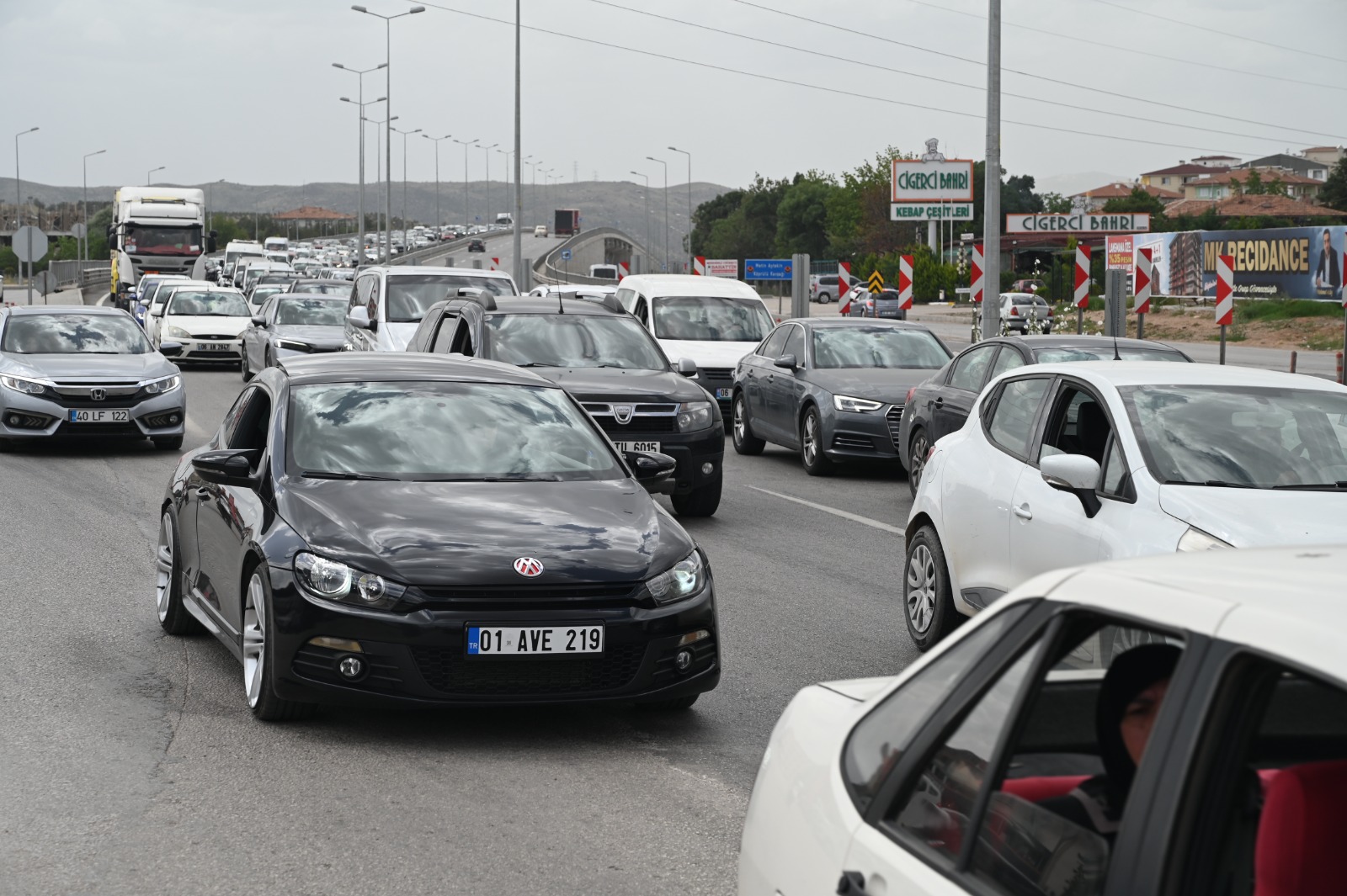 Kırıkkale’nin Çilesi Başladı! Kilit Kavşak’ta Trafik Yoğunluğu! (5)