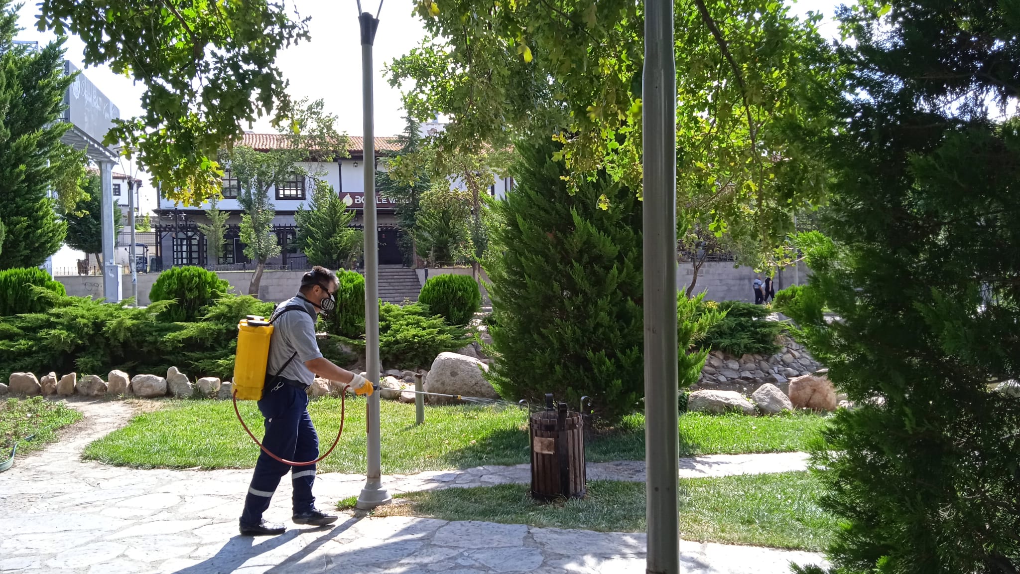 Kırıkkale’de Cadde, Sokak Ve Parklar Ilaçlanıyor (1)