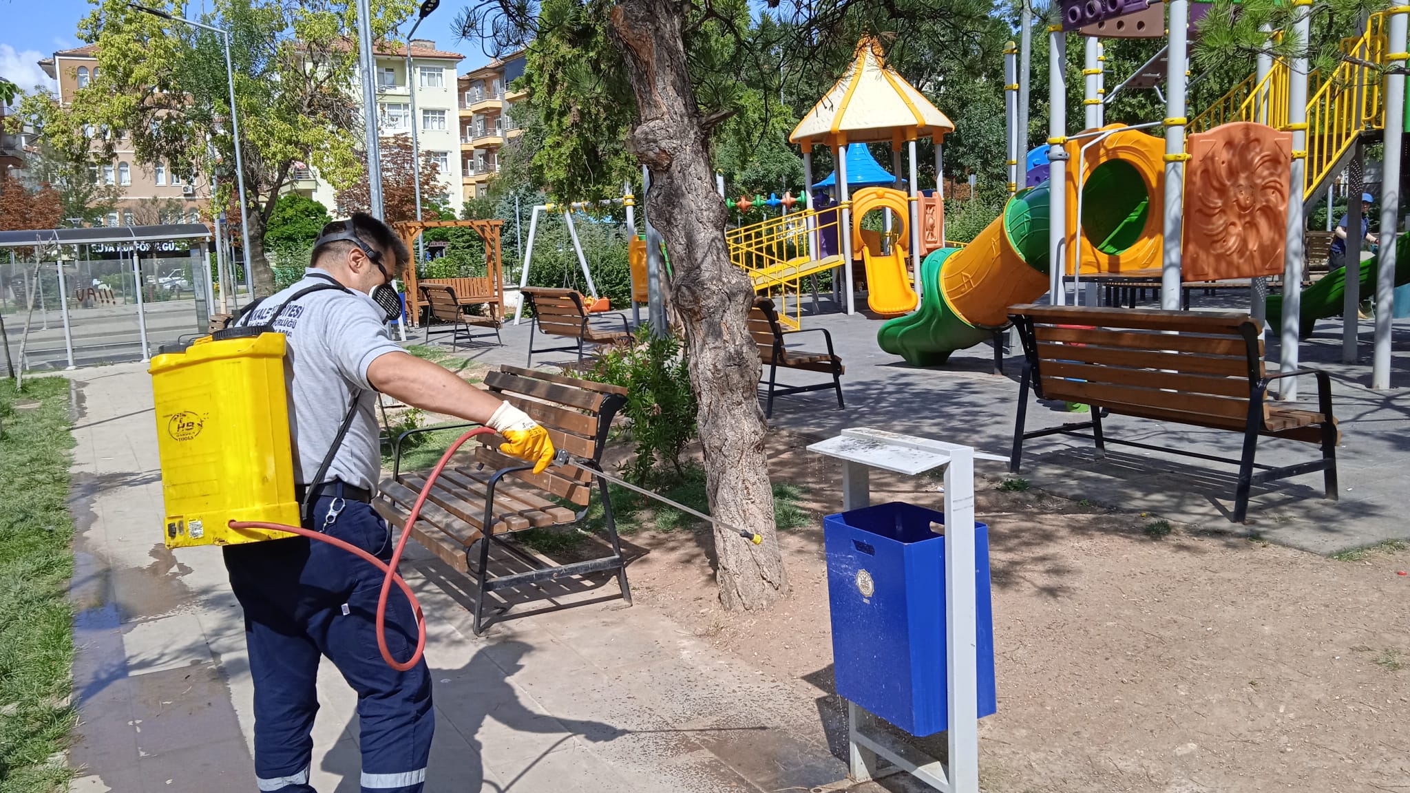 Kırıkkale’de Cadde, Sokak Ve Parklar Ilaçlanıyor (2)