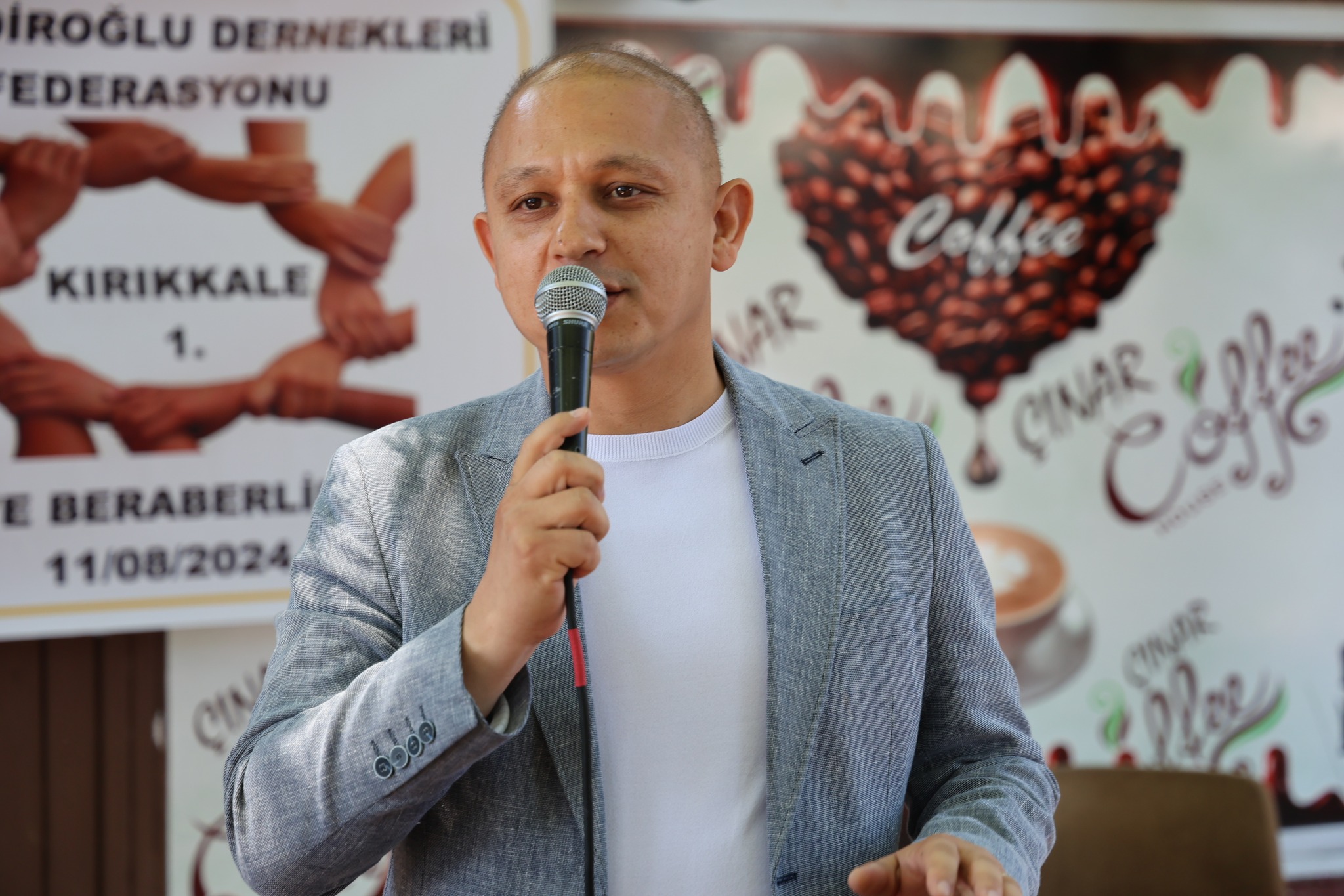 Ahmet Önal, Toplumun Her Kesimiyle Bir Arada (2)