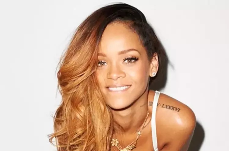 Rihanna-1