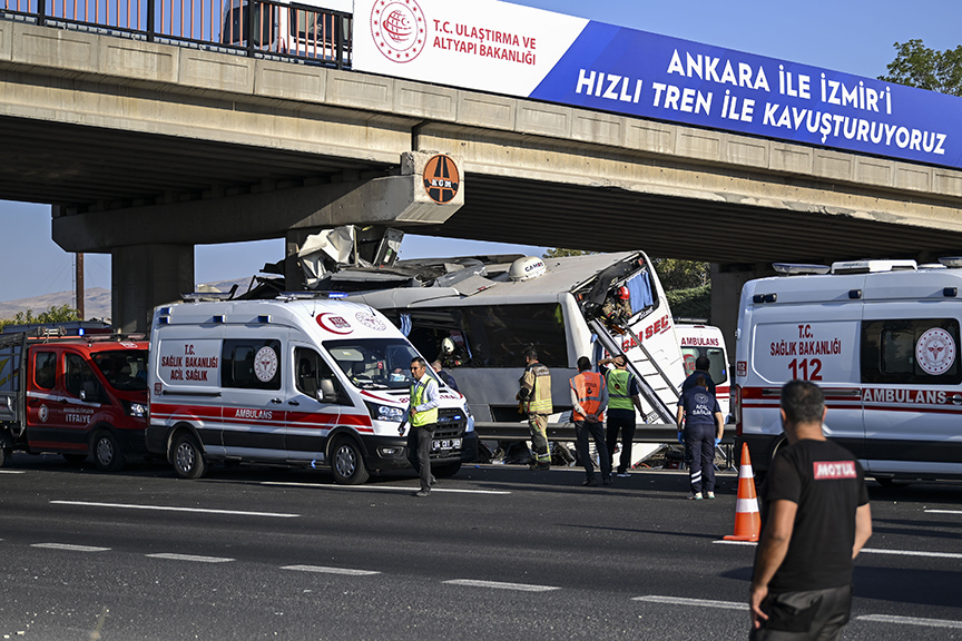 Türkiye’nin Konuştuğu Feci Kaza! 9 Kişi Öldü, 26 Kişi Yaralandı (3)