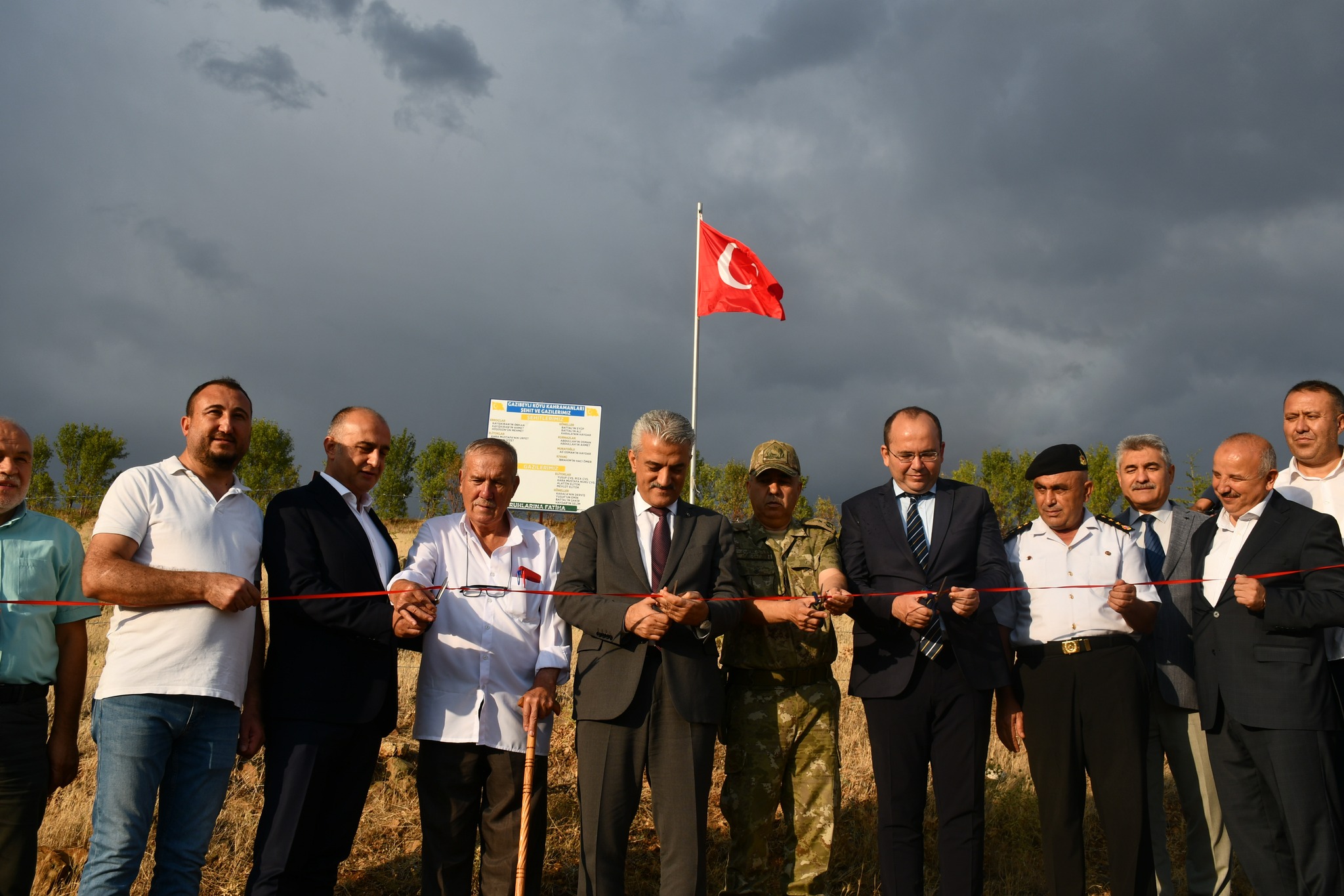 Vali Makas, Hatıra Ormanının Açılışını Gerçekleştirdi (1)