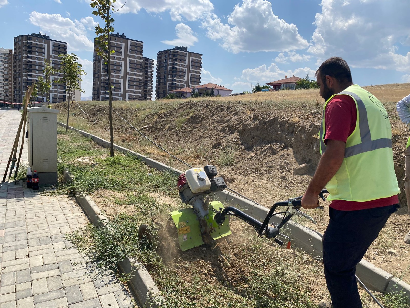 Yahşihan'da Yeşil Alanlar Yenileniyor (1)