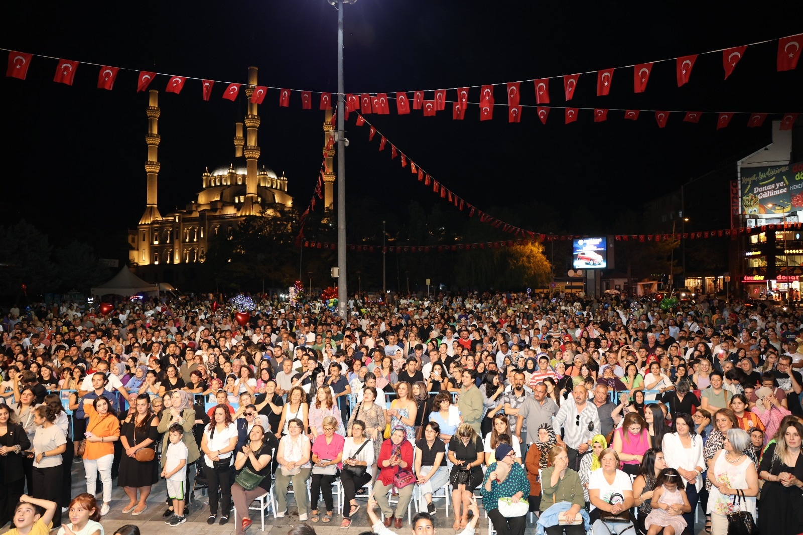 Kırıkkaleliler Zafer Bayramı’nda ‘Oğuz Aksaç’ İle Coştu (1)