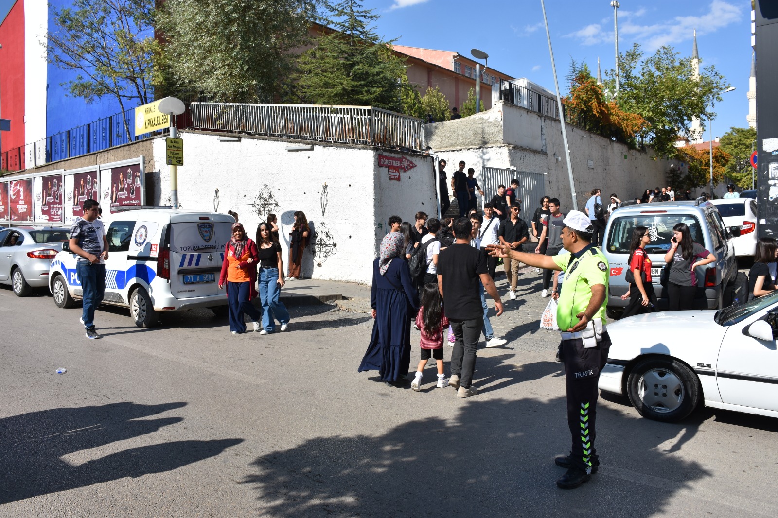 Okullar Açıldı! Kırıkkale'de Polis Okulların Çevresini Denetledi (2)