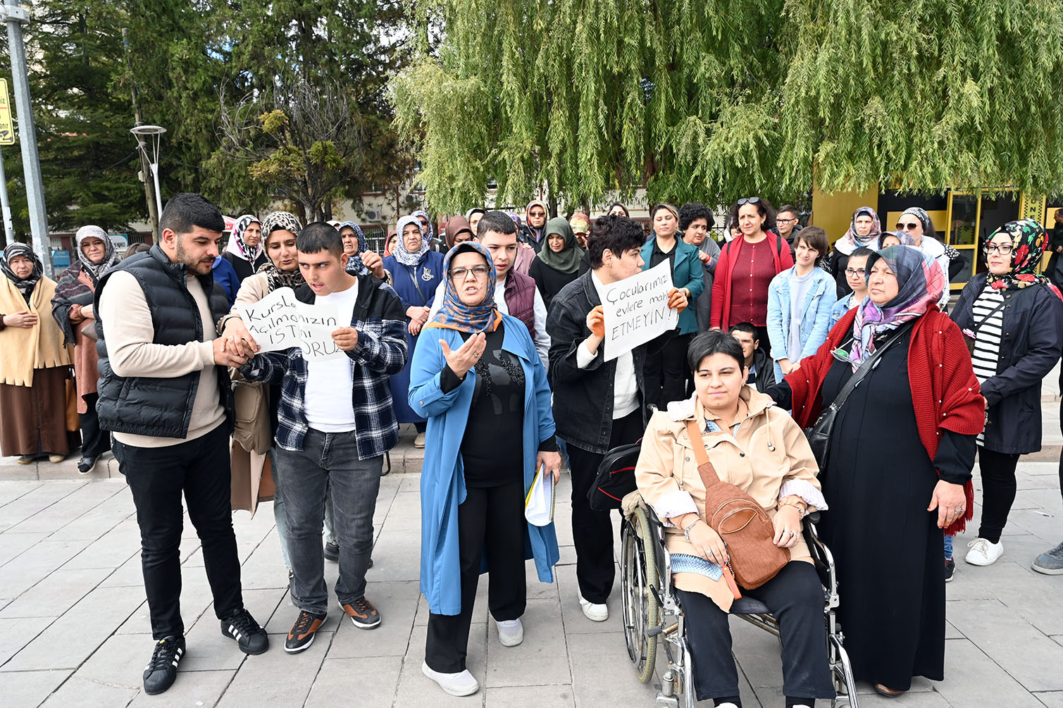 Kırıkkale’de Engelli Öğrencilerin Kursları Kapatıldı! Aileler Tepki Gösterdi (1)