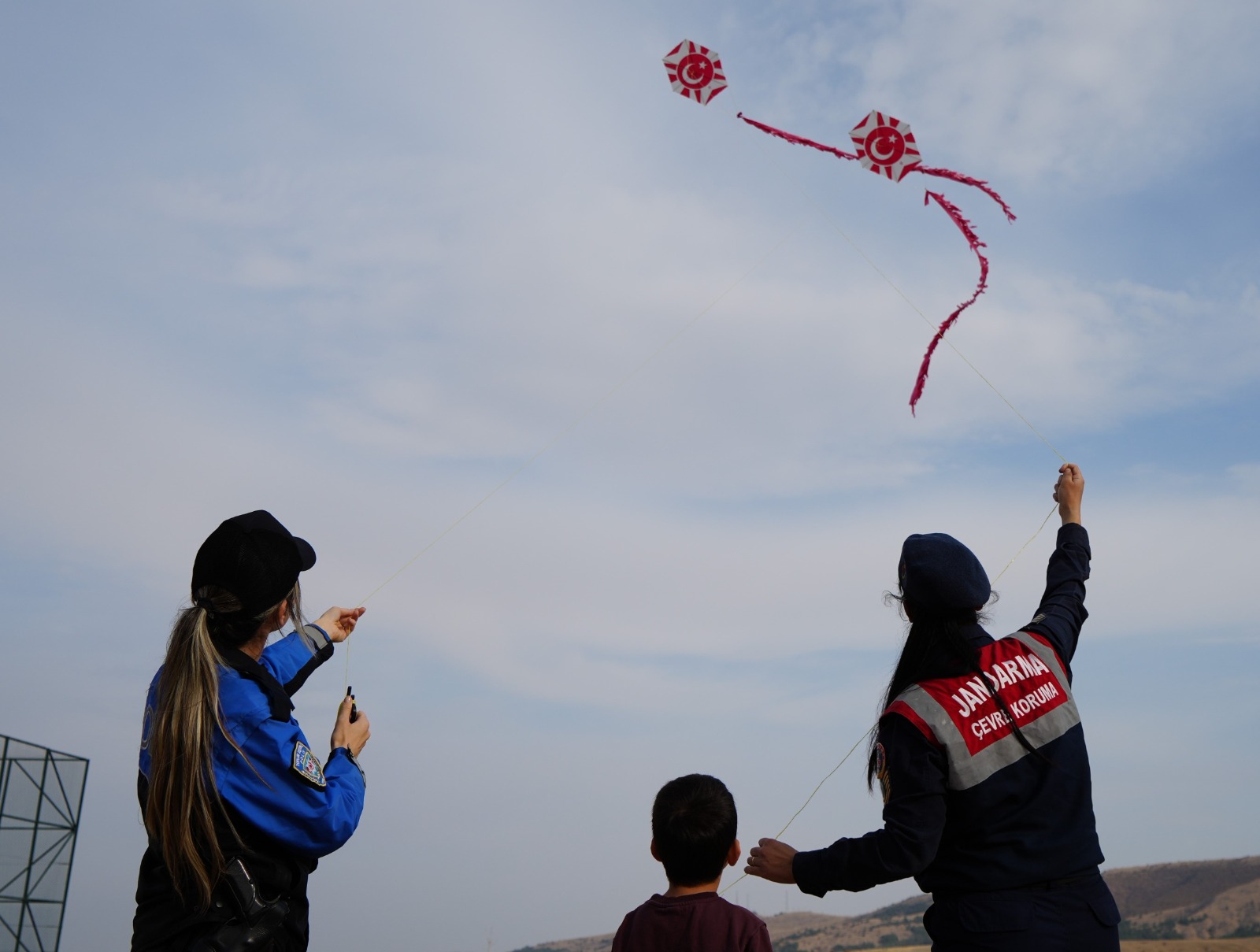 Kırıkkale’de Gökyüzü Uçurtmalarla Renklendi (11)