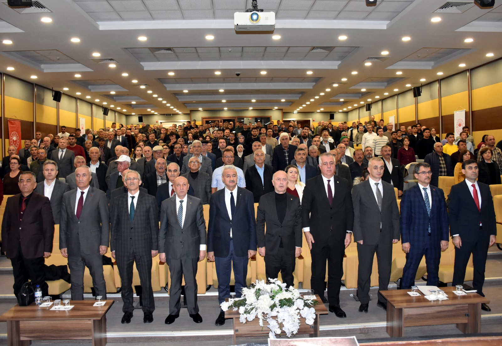 Kırıkkale'de ‘Kuraklık, İklim Değişikliği Ve Sulamanın Etkinliğinin Artırılması’ Konferansı Düzenlendi (1)