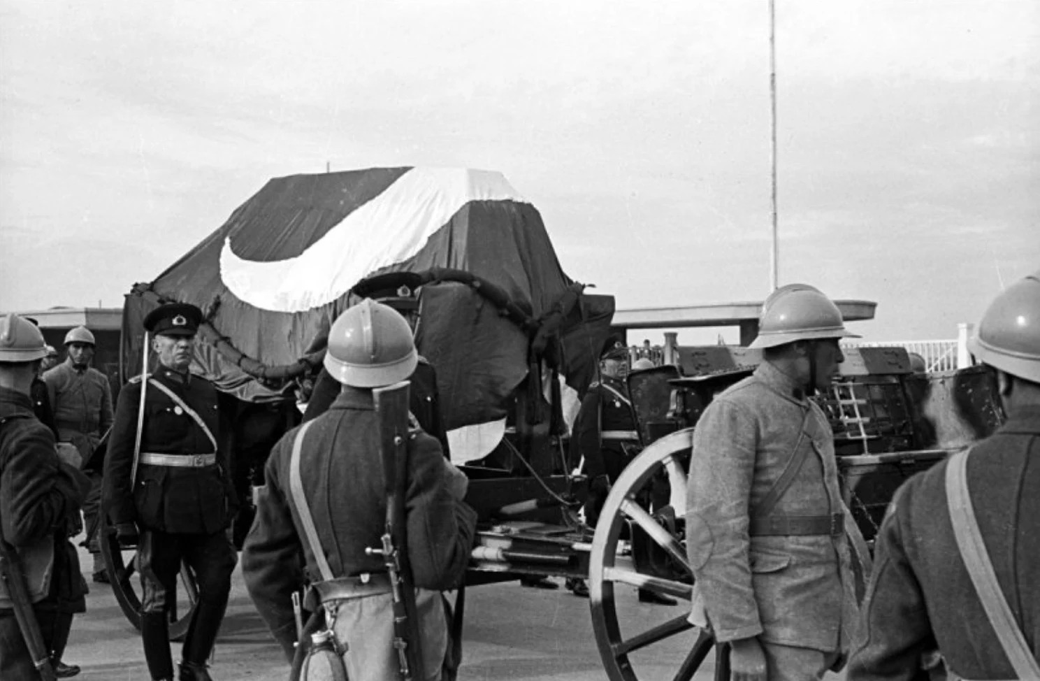 Mustafa Kemal Atatürk'ün Cenazesinden Fotoğraflar (6)