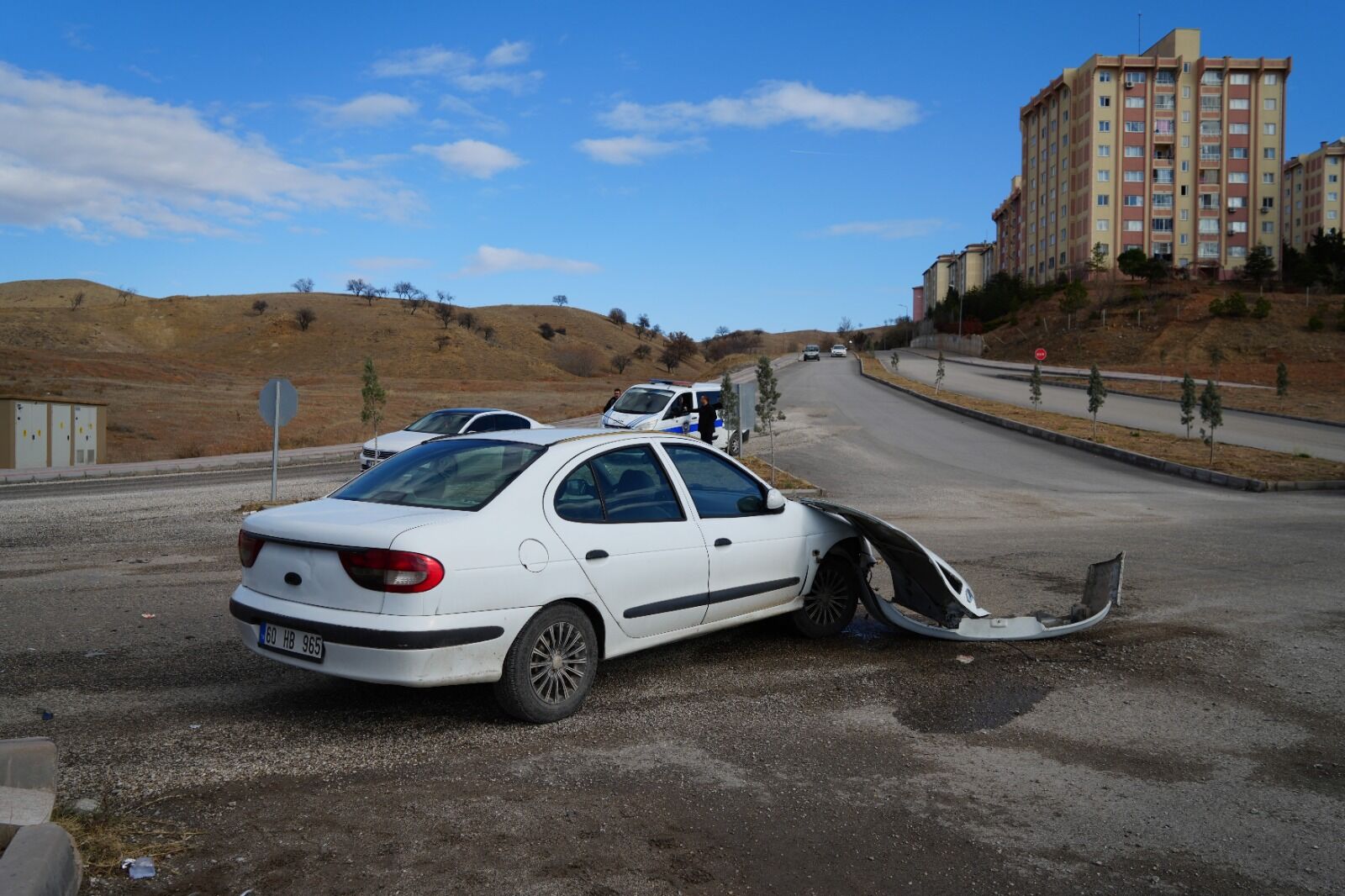 Iki Otomobil Carpisti (1)