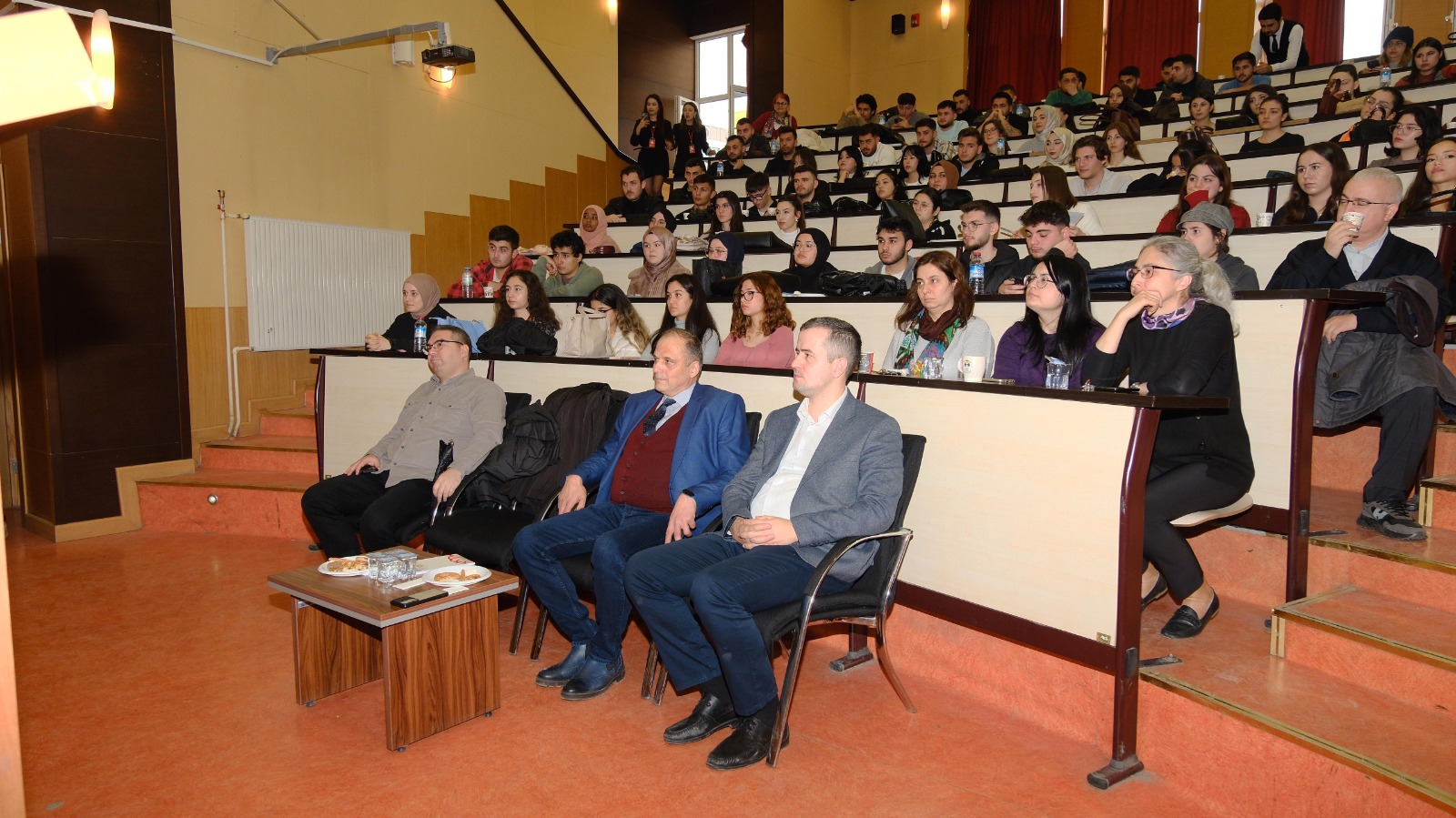 Siyaset Bilimi Ve Kamu Yönetimi Topluluğu’ndan ‘Mezun Öğrenci Buluşması’ (2)