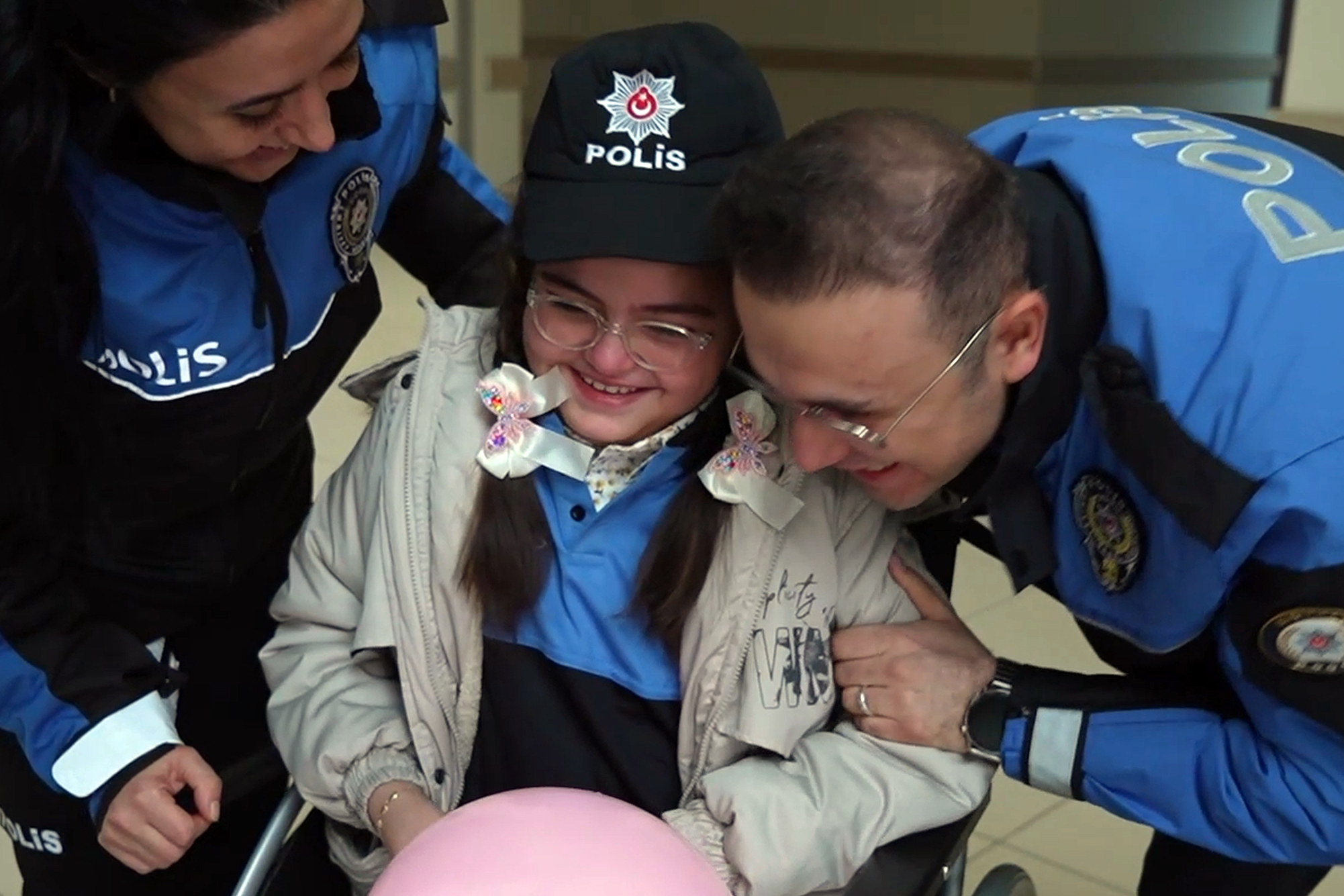 Polislik Hayaliyle Büyüyen Esin, O Günü Yaşadı Sevinç Gözyaşlarını Tutamadı (3)