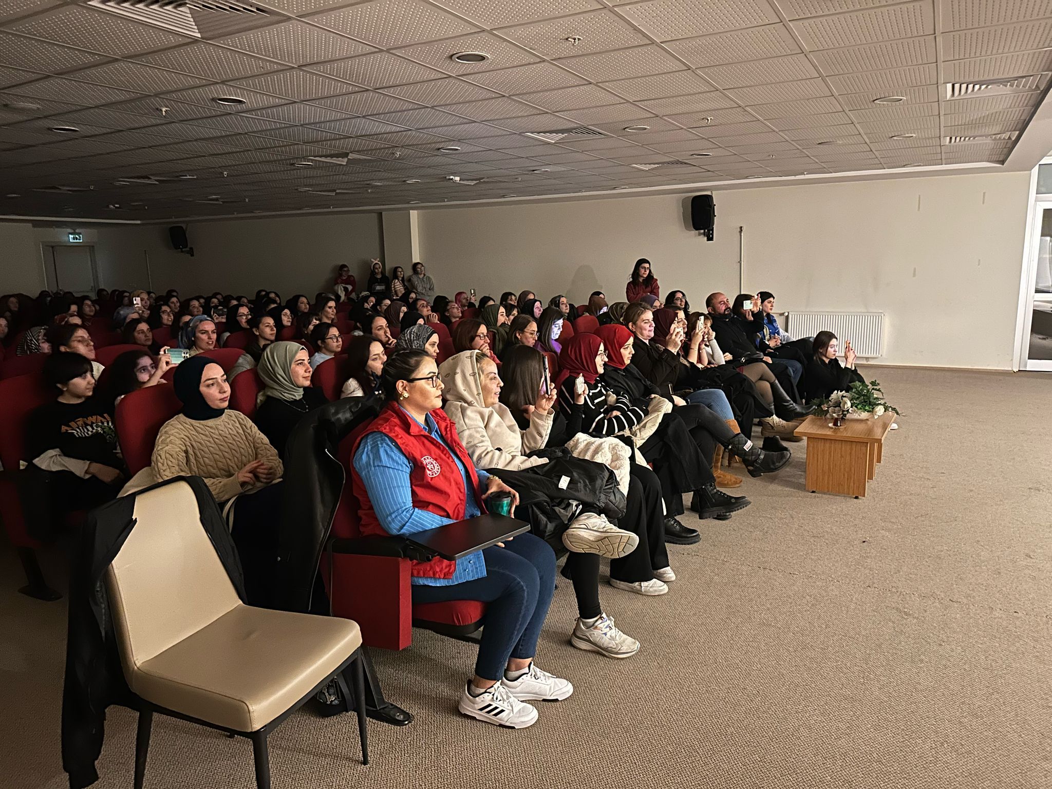 Kırıkkale Gençlik Merkezi Tiyatro Topluluğu'ndan Unutulmaz Gösteri (1)