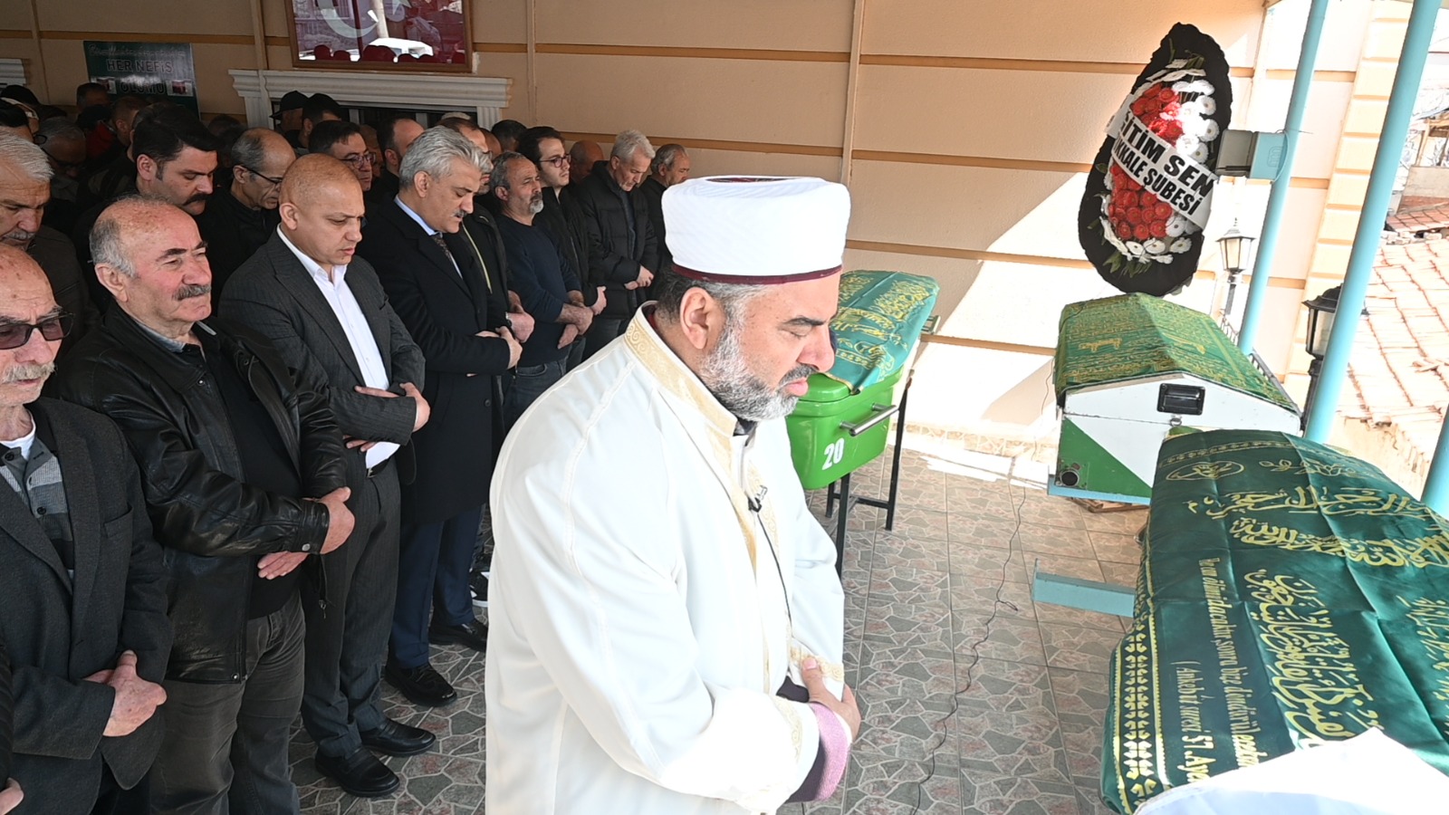 Kırıkkale'de Karbonmonoksitten Zehirlenerek Ölen Baba Ve Kızı Toprağa Verildi (2)