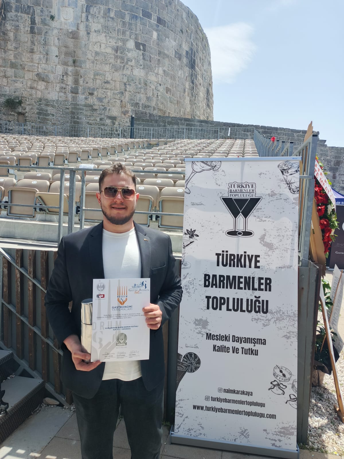 Kokteyl Sahnesinin Parlayan Yıldızı Mehmet Yiğit Özkan Türkiye İkincisi Oldu! (1)