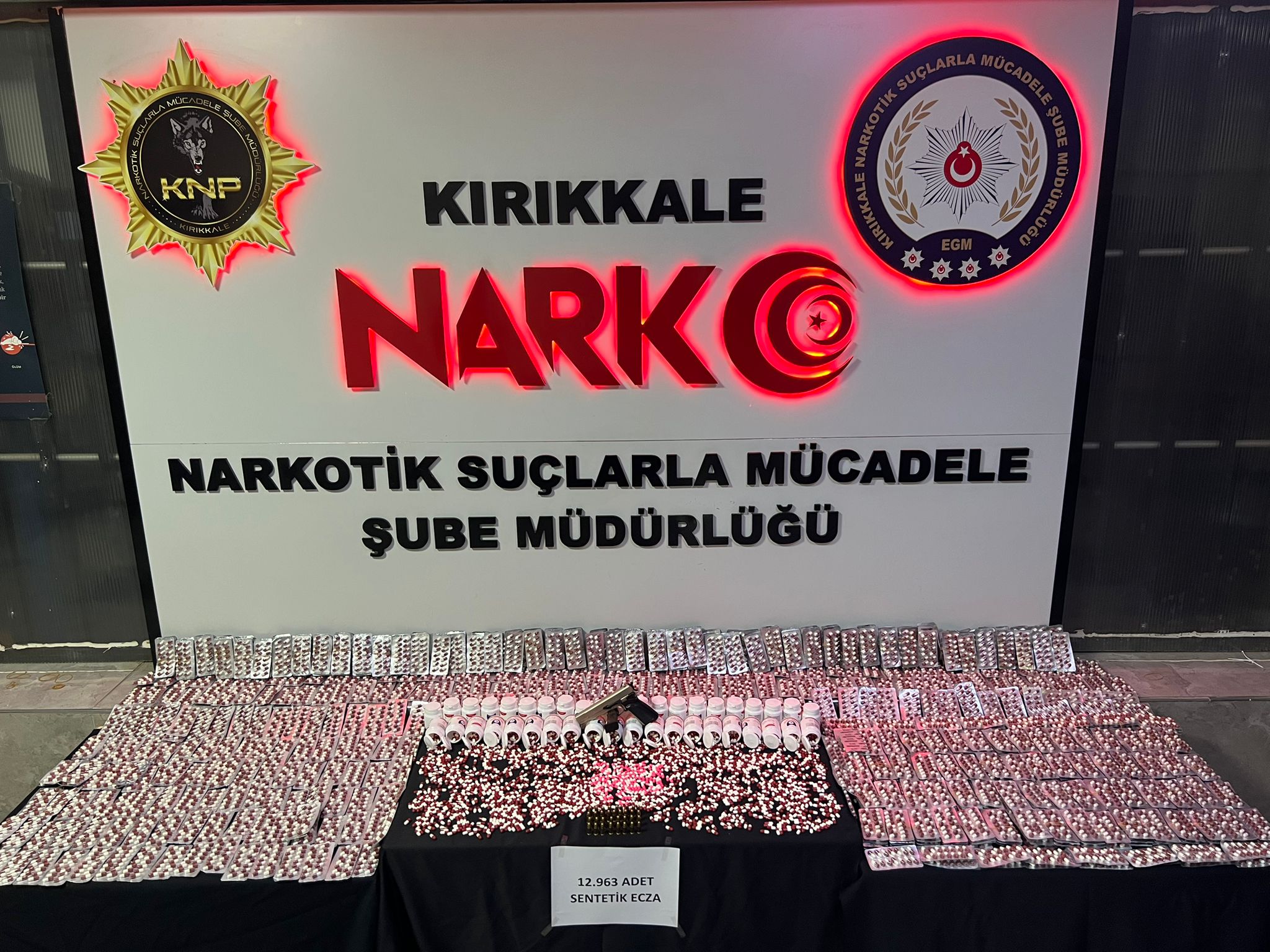 Kırıkkale’de Uyuşturucu Operasyonu; 12 Bin 963 Sentetik Hap Ele Geçirildi (2)