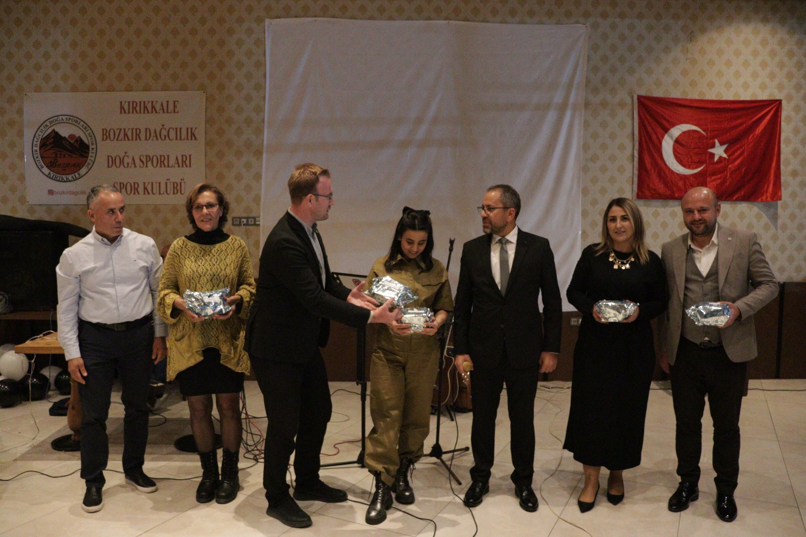 Bozdak 2. Yılını Coşkuyla Kutladı2