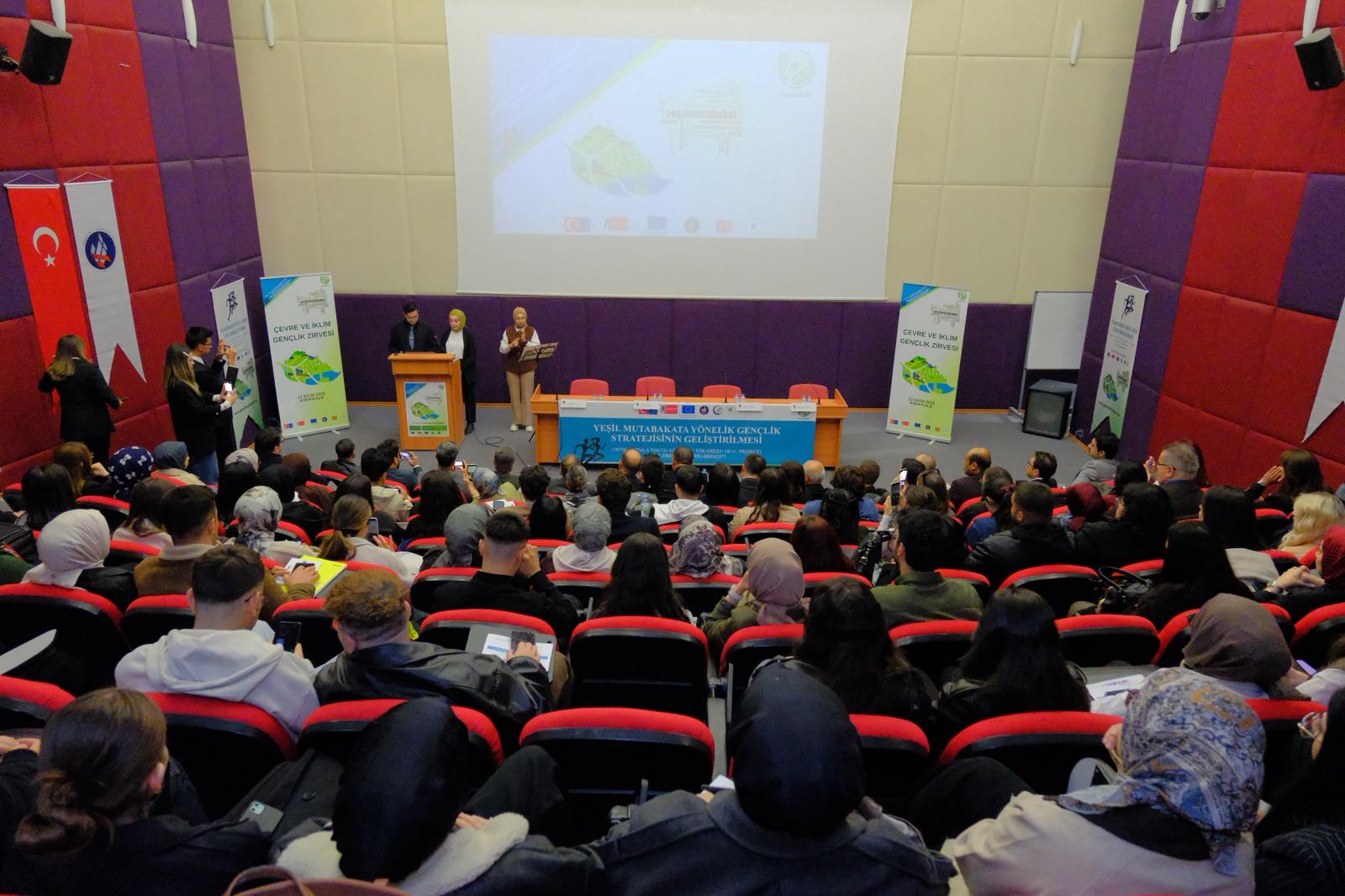 Kırıkkale Üniversitesi’nde ‘Çevre Ve İklim Gençlik Zirvesi’ Düzenlendi (16)