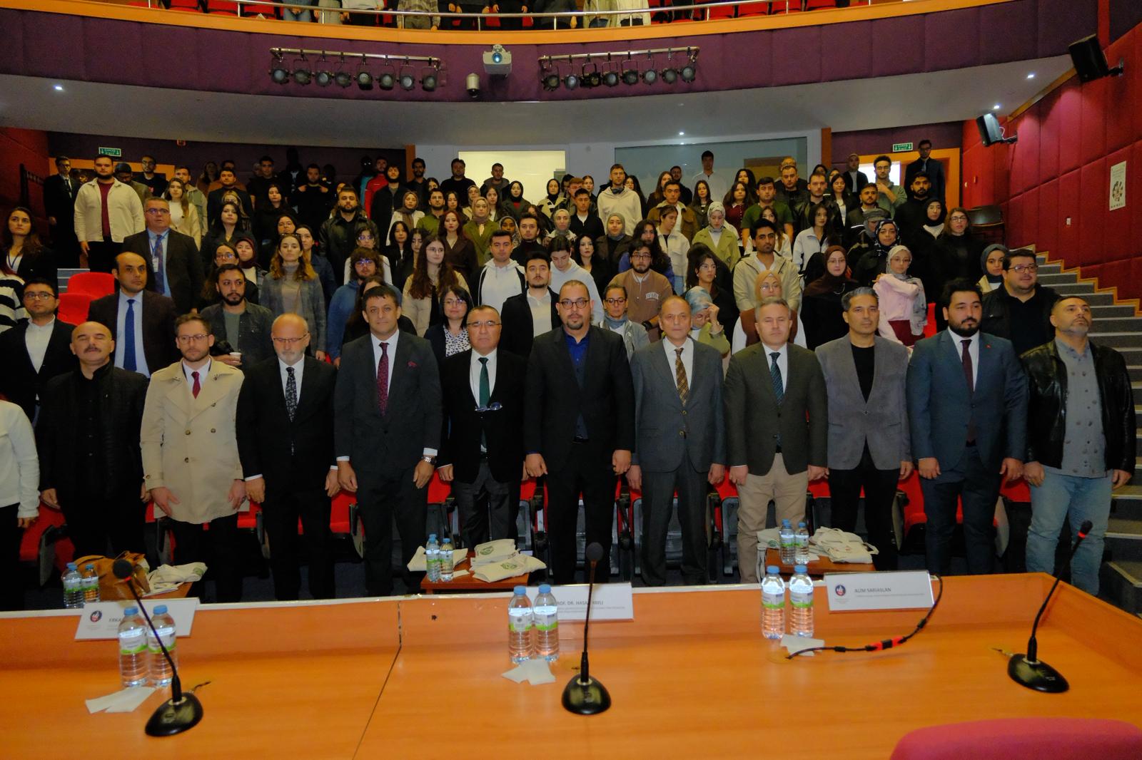 Kırıkkale Üniversitesi’nde ‘Çevre Ve İklim Gençlik Zirvesi’ Düzenlendi (7)