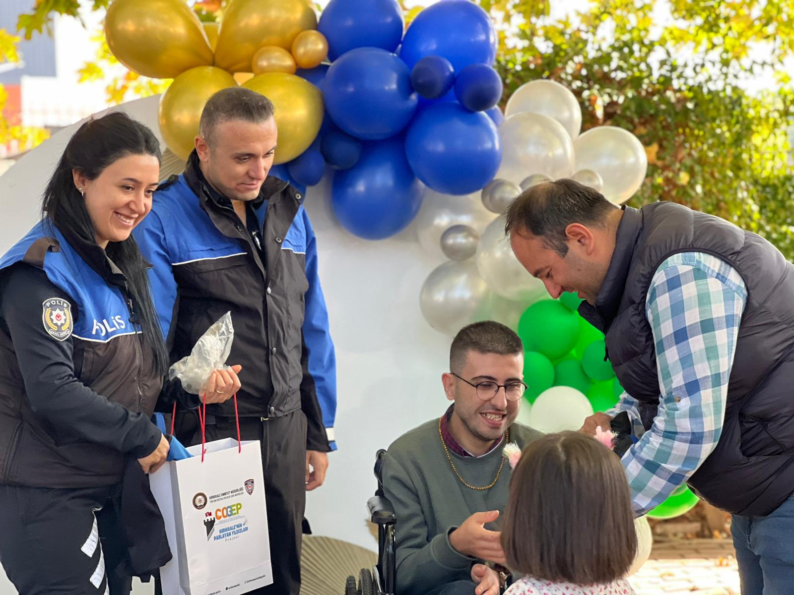 Cam Kemik Hastası Buğra’ya Polislerden Doğum Günü Sürprizi2