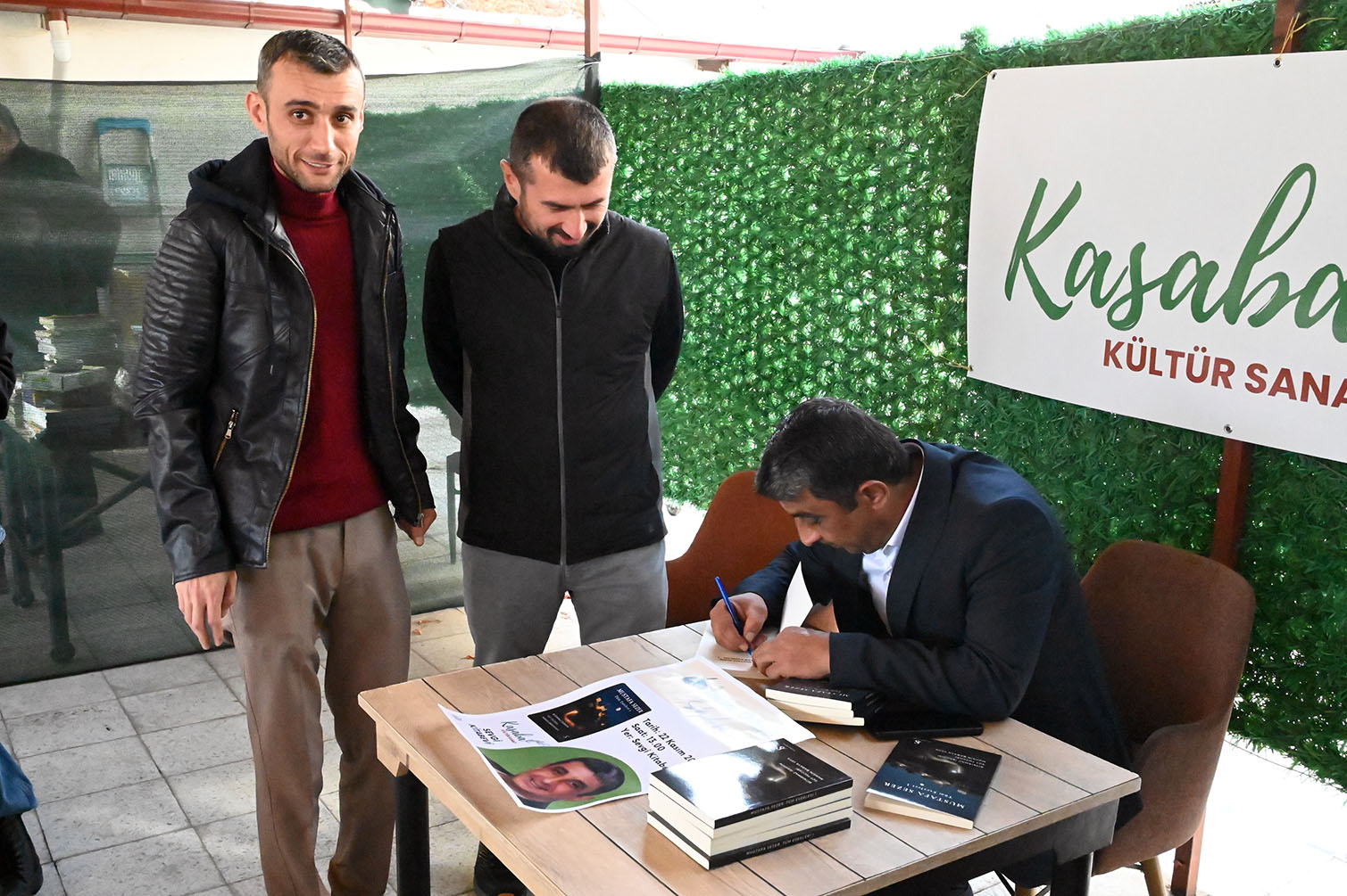 Kırıkkaleli Yazar Mustafa Sezer, Ilk Kitabını Okurları Için Imzaladı (10)