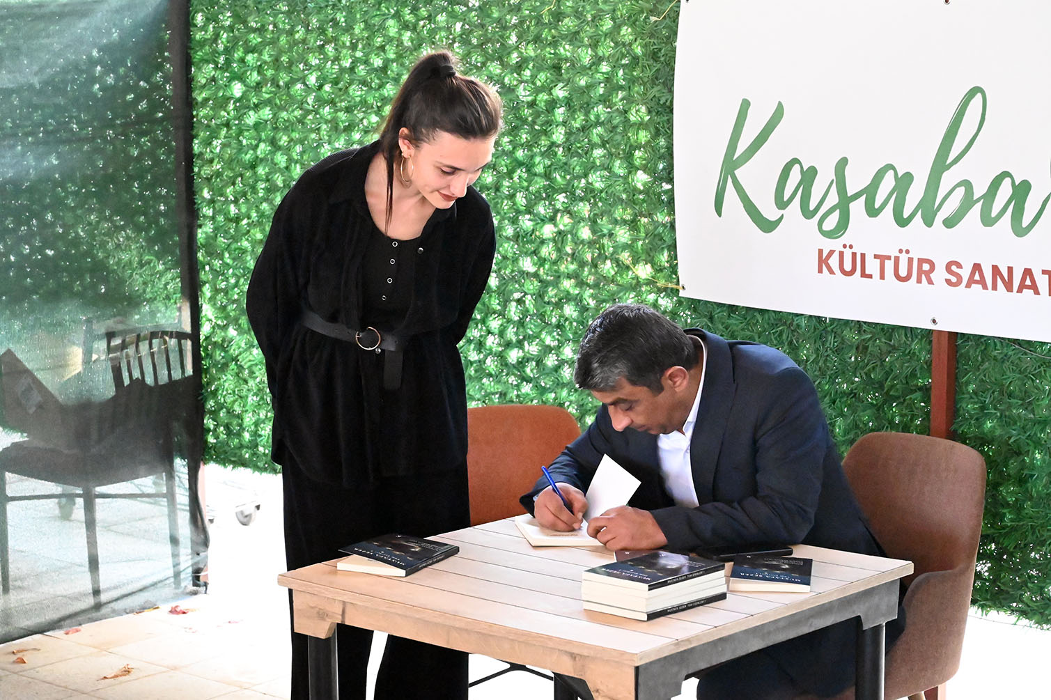 Kırıkkaleli Yazar Mustafa Sezer, Ilk Kitabını Okurları Için Imzaladı (14)