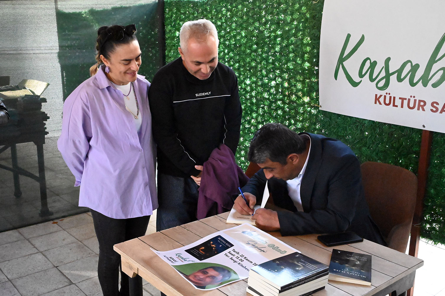 Kırıkkaleli Yazar Mustafa Sezer, Ilk Kitabını Okurları Için Imzaladı (5)