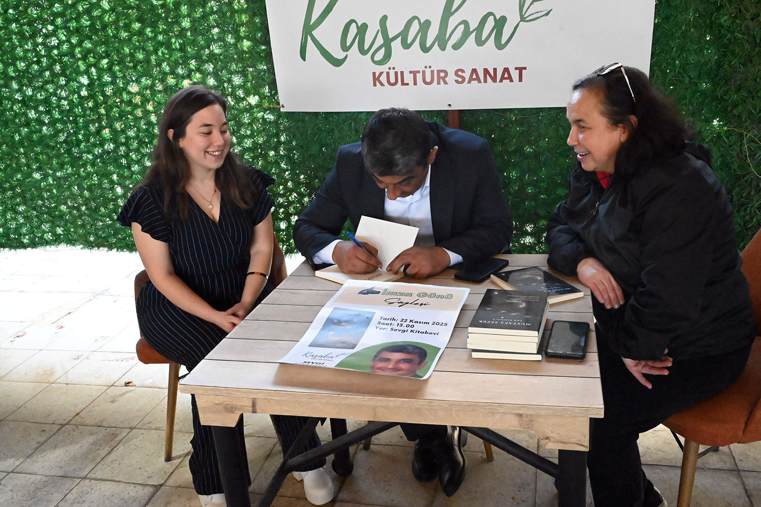 Kırıkkaleli Yazar Mustafa Sezer, Ilk Kitabını Okurları Için Imzaladı (7)