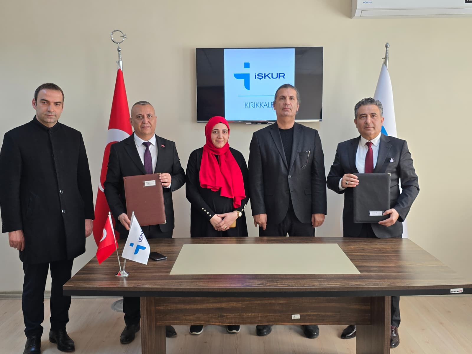 2F3D7095 5A59 4702 962E 9A71390198Cb