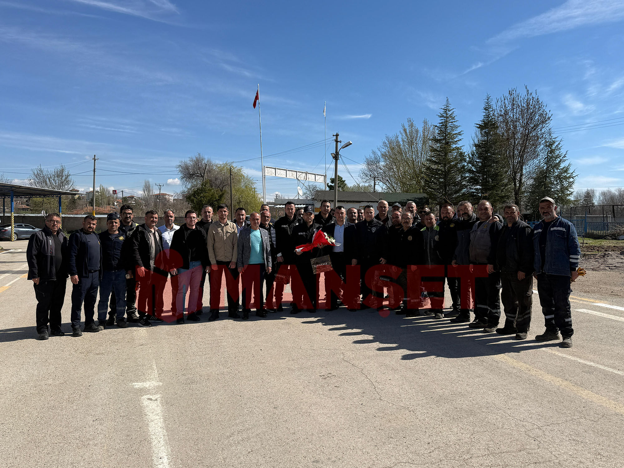 Kırıkkale’de Kavga Ihbarına Giden Polisler Çiçeklerle Karşılandı (1)1