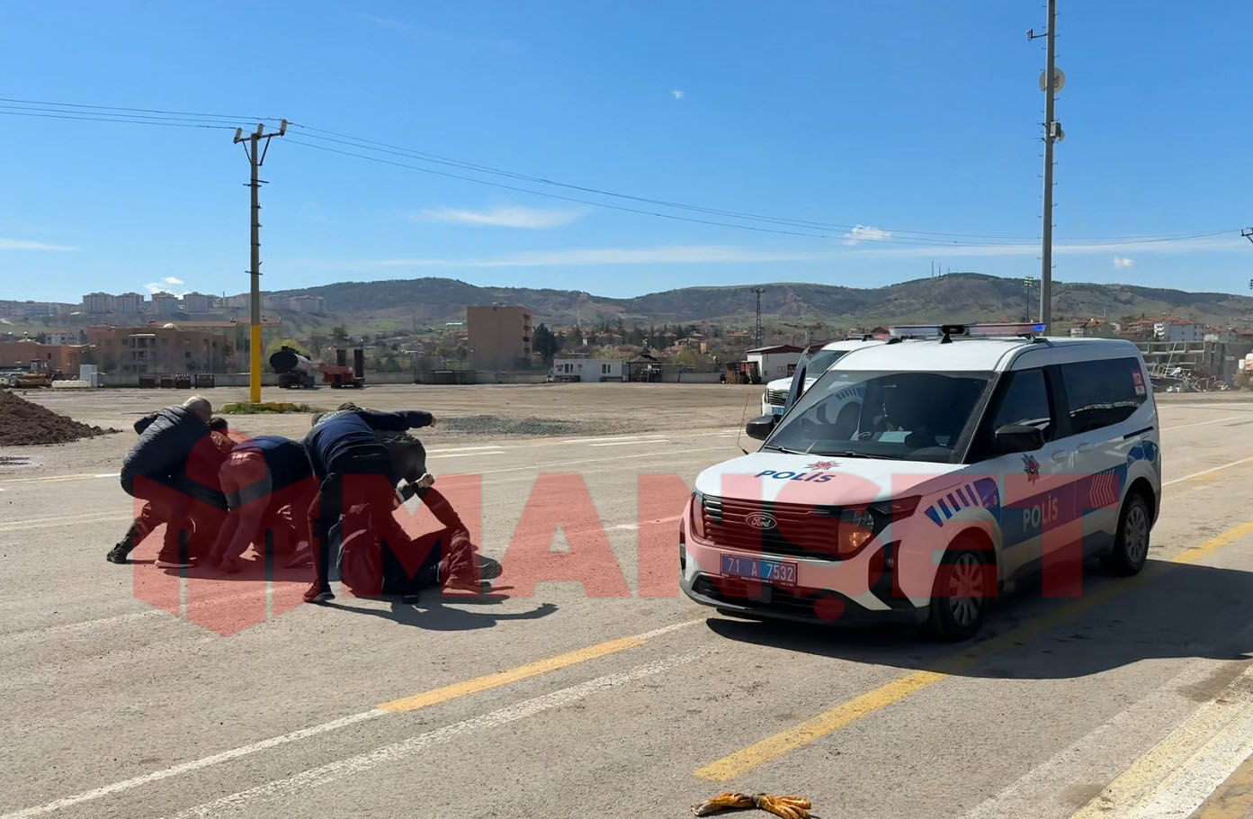 Kırıkkale’de Kavga Ihbarına Giden Polisler Çiçeklerle Karşılandı (3)