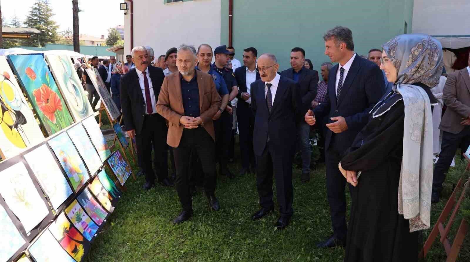 El emeği eserler görücüye çıktı