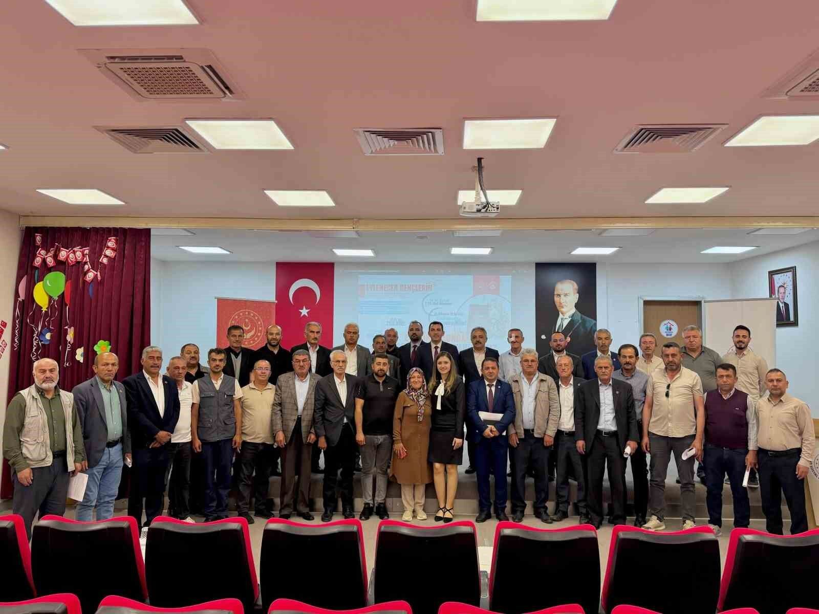 Muhtarlara sosyal risk haritaları ve sosyal hizmetler eğitimi verildi