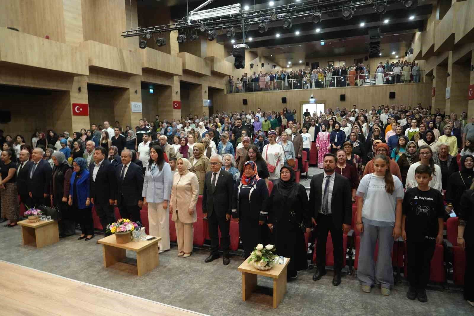 'Nahita'nın Renkleri Defilesi' büyük beğeni topladı