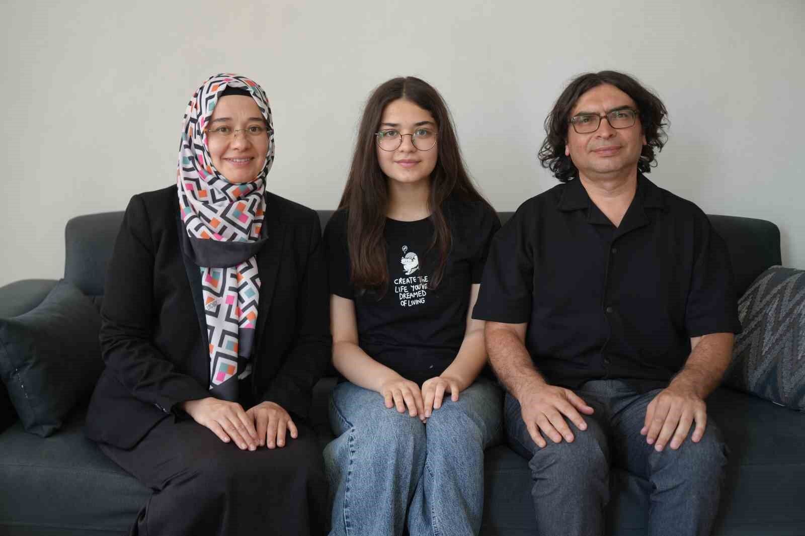 Niğde'de aynı aileden ikinci kez LGS Türkiye birincisi