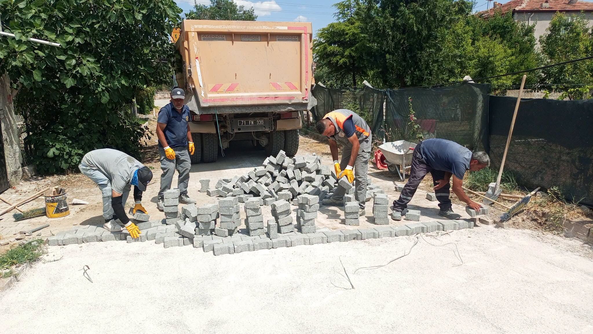 Kırıkkale’de Asfalt Ve Kilit Parke Çalışmalarını Sürüyor (3)